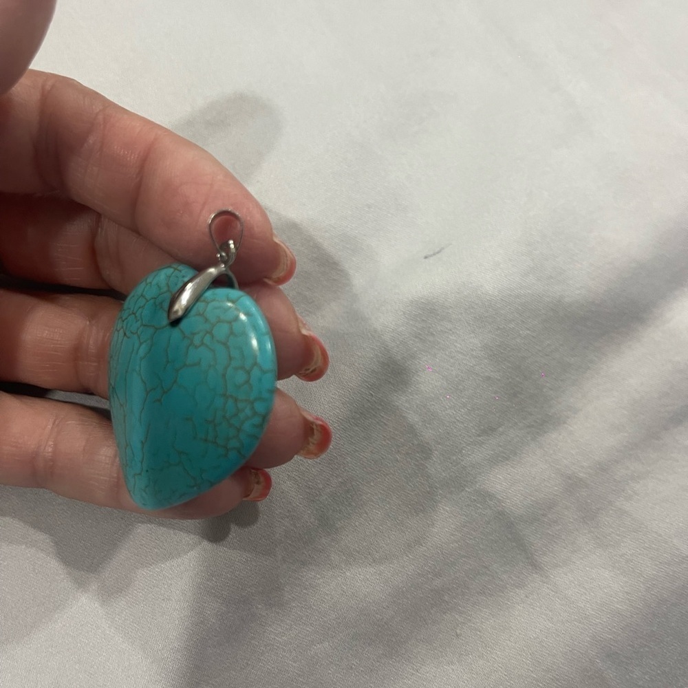 Turquoise pedant very unique heart shaped never worn - Picture 3 of 3